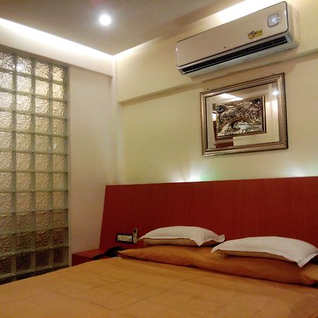 Hotel Metro Palace Mumbai Kültér fotó