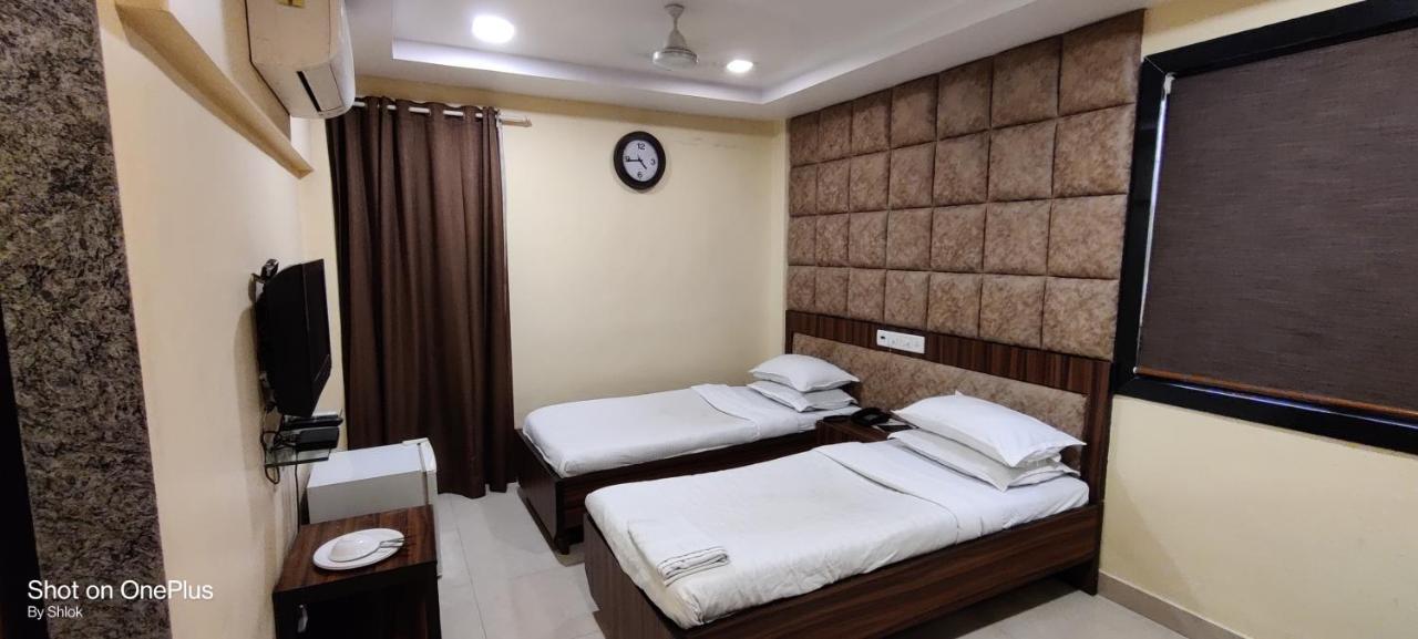 Hotel Metro Palace Mumbai Kültér fotó