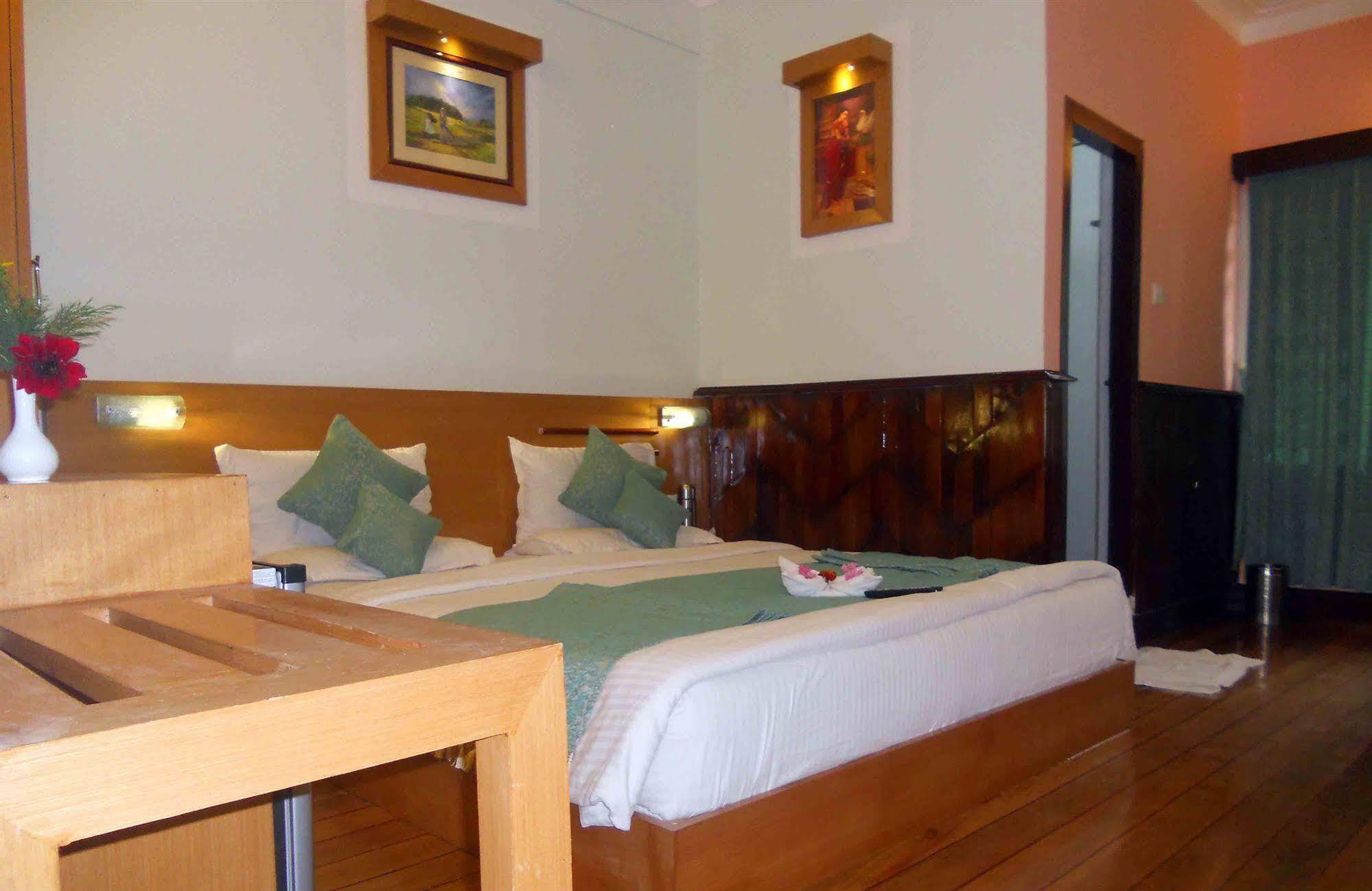 Hotel Metro Palace Mumbai Kültér fotó